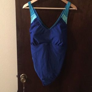 NWOT One piece bathsuit.